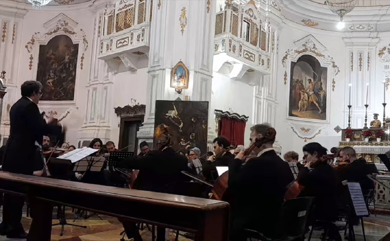 Successo dell’orchestra Filarmonica del Sud nella chiesa del Collegio