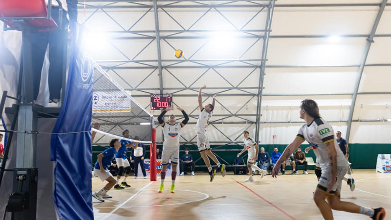 Oggi al palatenda “Roccazzella” c’è Scalia Volley-Tonno Callipo: obbligatorio vincere