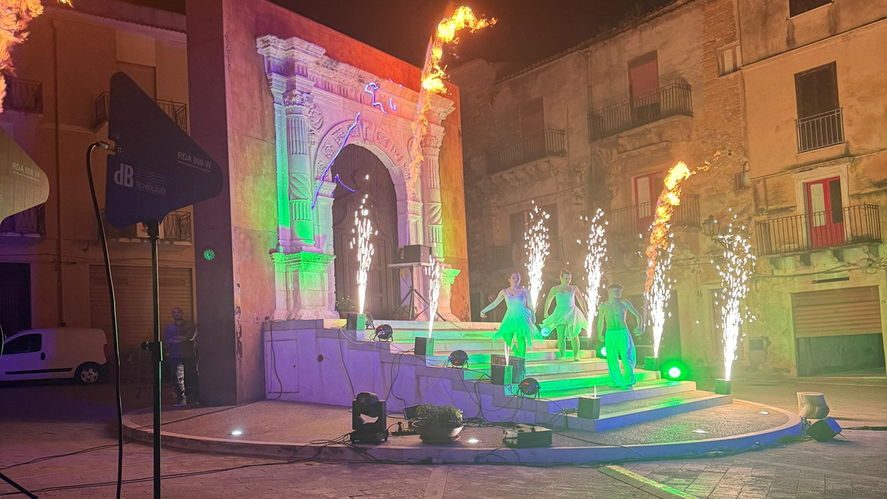 Lo spettacolo scritto e diretto da Salvatore Monte ha narrato il miracolo attribuito alla Madonna...