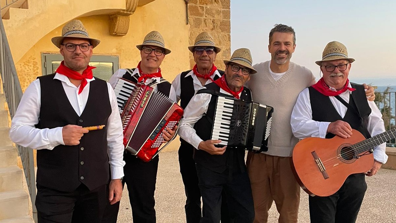 Una romantica vacanza al Verdura Resort Sicily con la musica tradizionale siciliana SCIACCA. Per festeggiare...