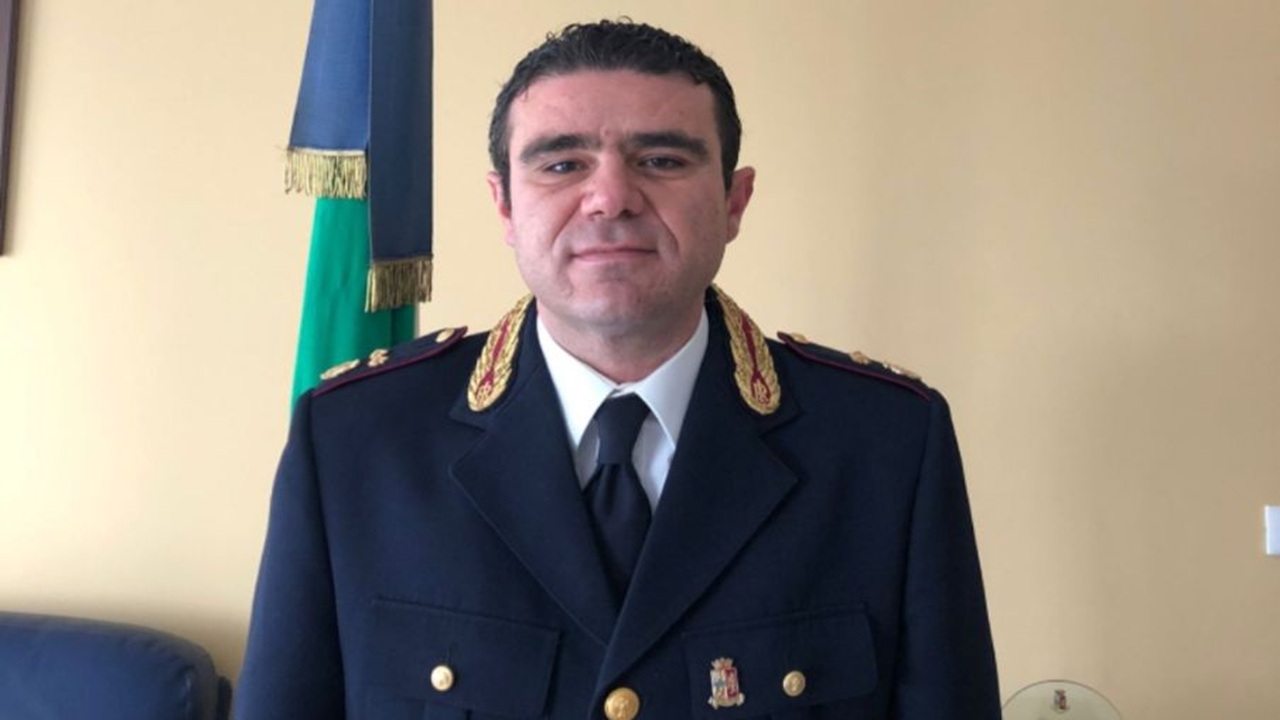 Era stato in provincia per tre anni e per un periodo breve aveva anche diretto...