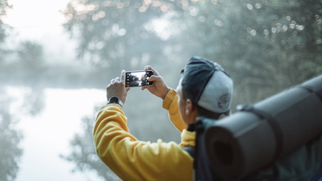Nel mondo iperconnesso di oggi, lo smartphone non è più un semplice oggetto da tasca,...