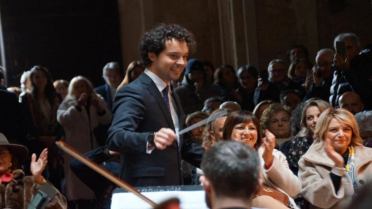 Lo spazio che si affaccia sul porto si trasformerà in un vero e proprio salotto...