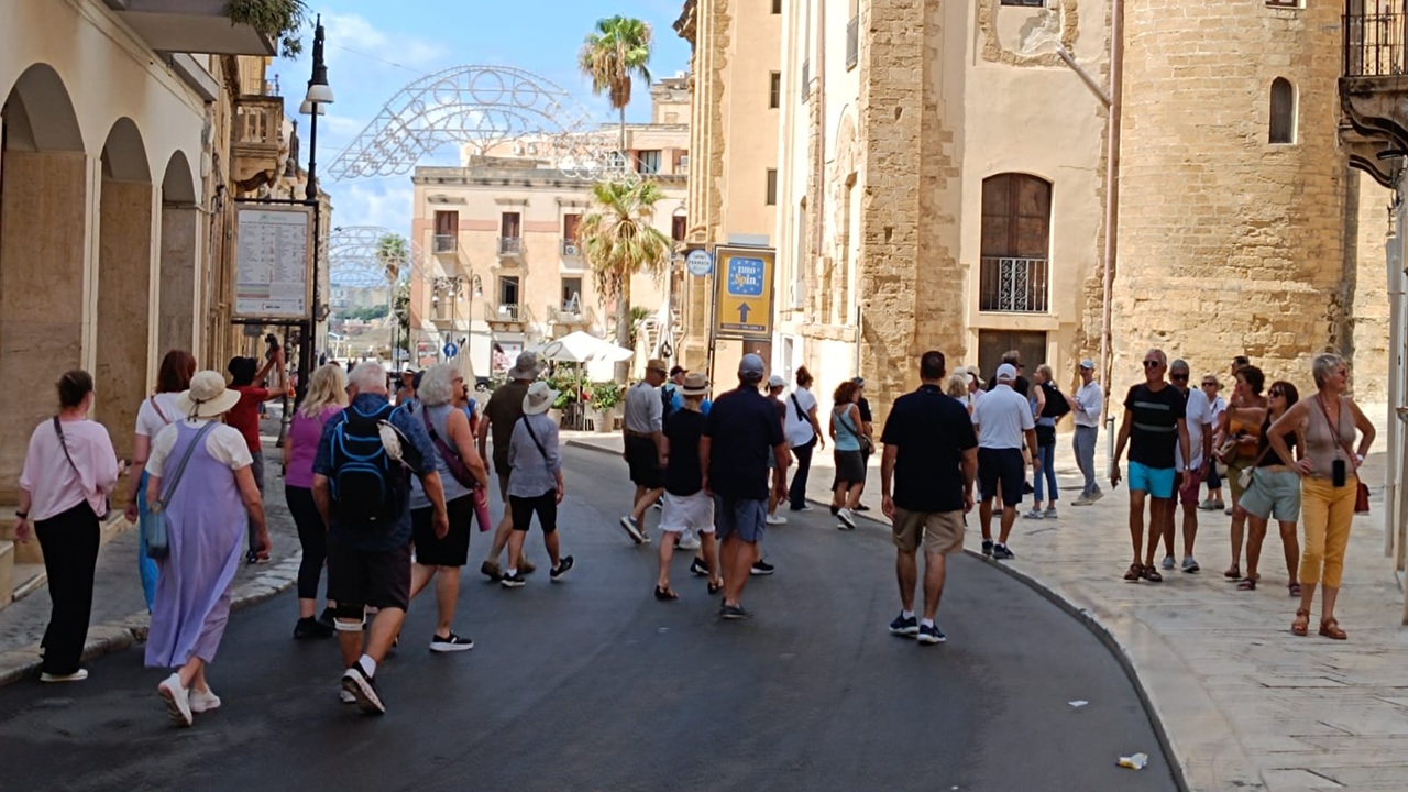 Il rapporto Bankitalia sul primo semestre 2025 evidenzia un Pil regionale in aumento dell’1,1%, ma...