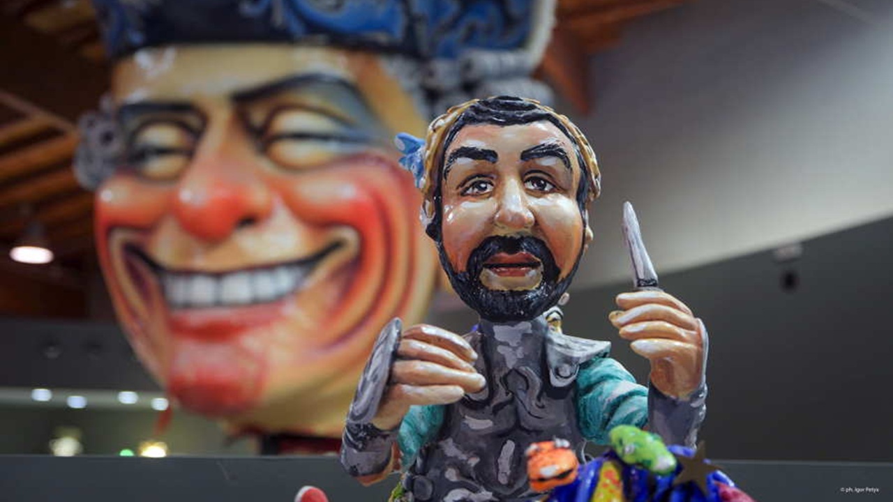 Una scommessa diversa rispetto alle iniziali aspettative del Carnevale estivo. Ma potrebbe risultare altrettanto efficace...