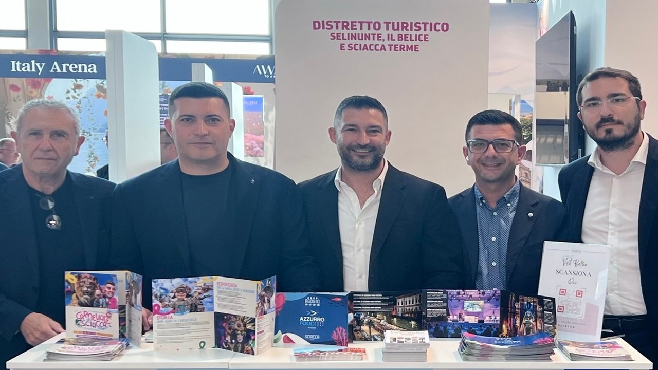 Alla manifestazione anche il dirigente comunale Nando Rapisardi e gli operatori della Futuris, la società...