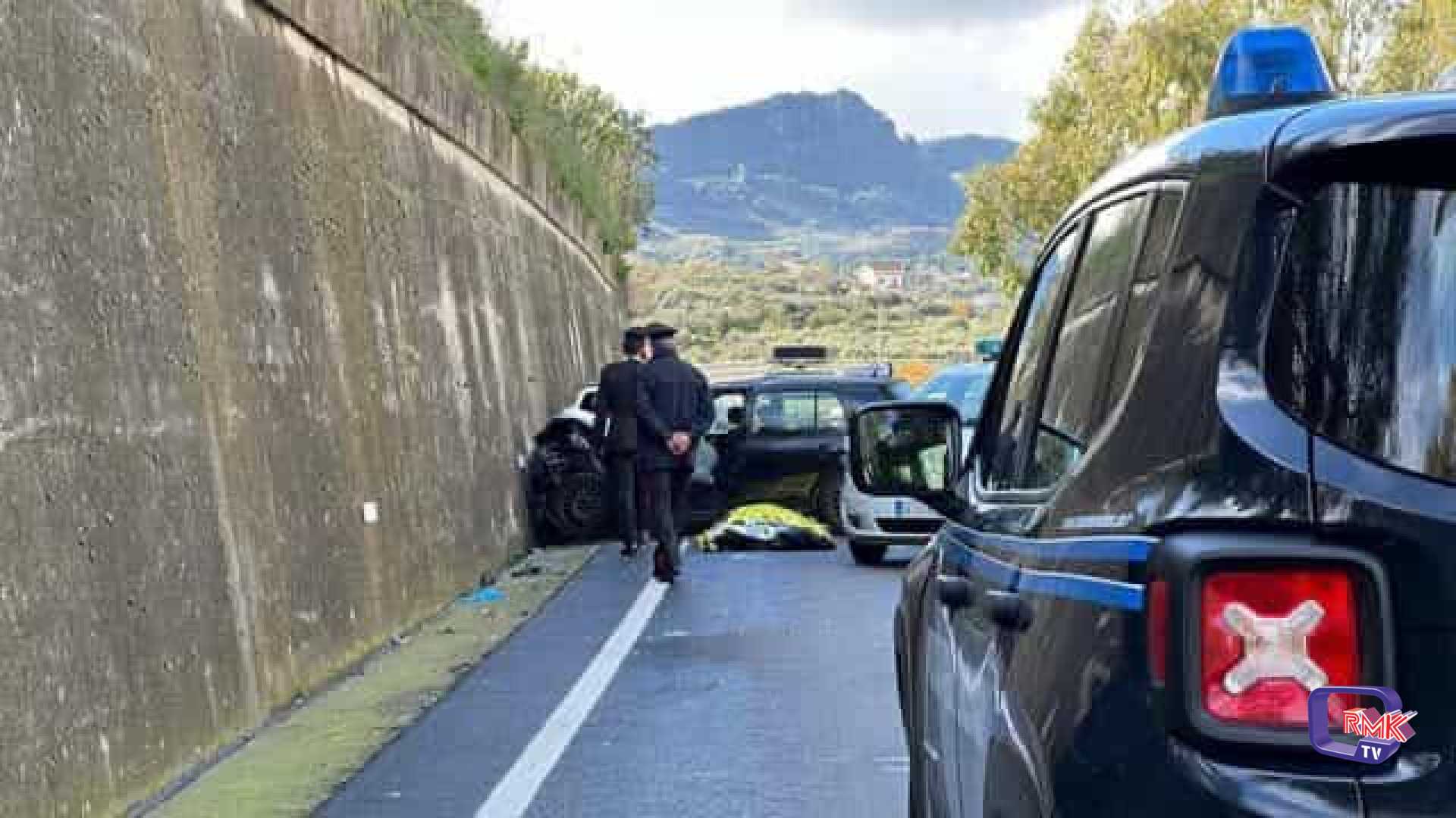 Ennesimo incidente stradale questa mattina sulla Fondovalle Sciacca-Palermo, nel territorio di Altofonte. Nello scontro tra...