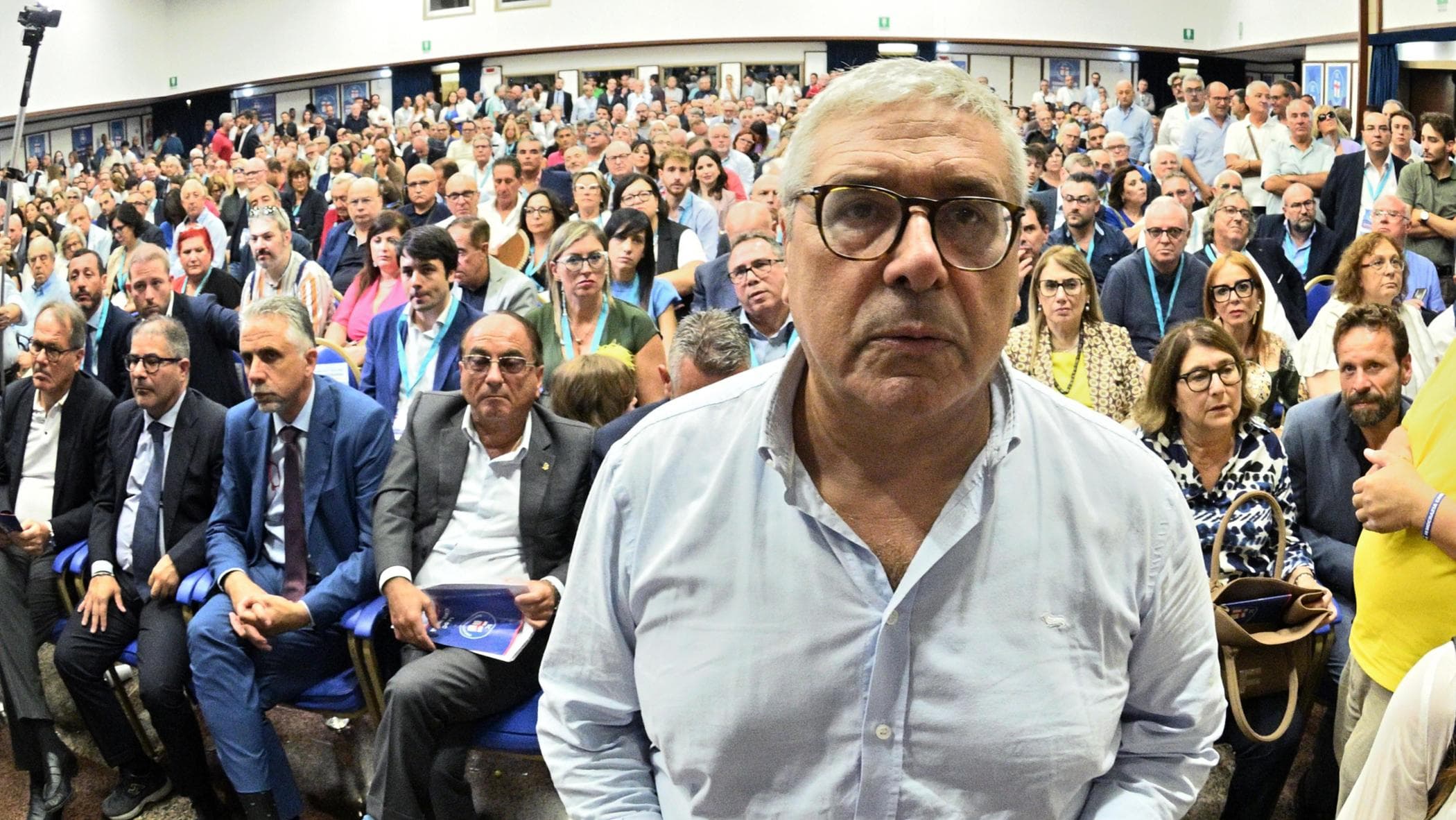 I legali hanno fornito elementi a sostegno della legittimità del possesso delle banconote. È stata...