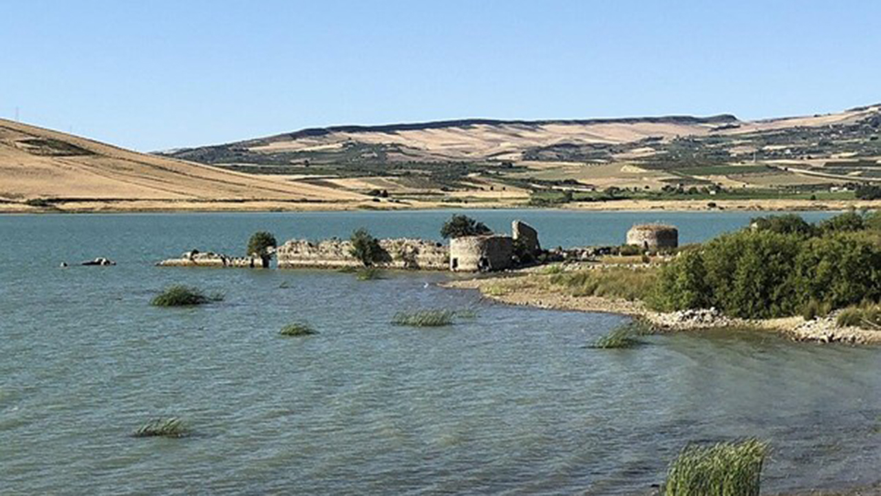 L’allarme lanciato sul futuro del Lago Arancio, con una prospettiva critica fissata al 2026, non...