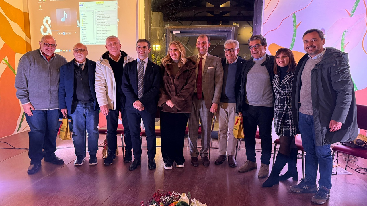 Pubblico numeroso e confronto sul futuro del territorio Un pubblico numeroso e partecipe ha seguito...