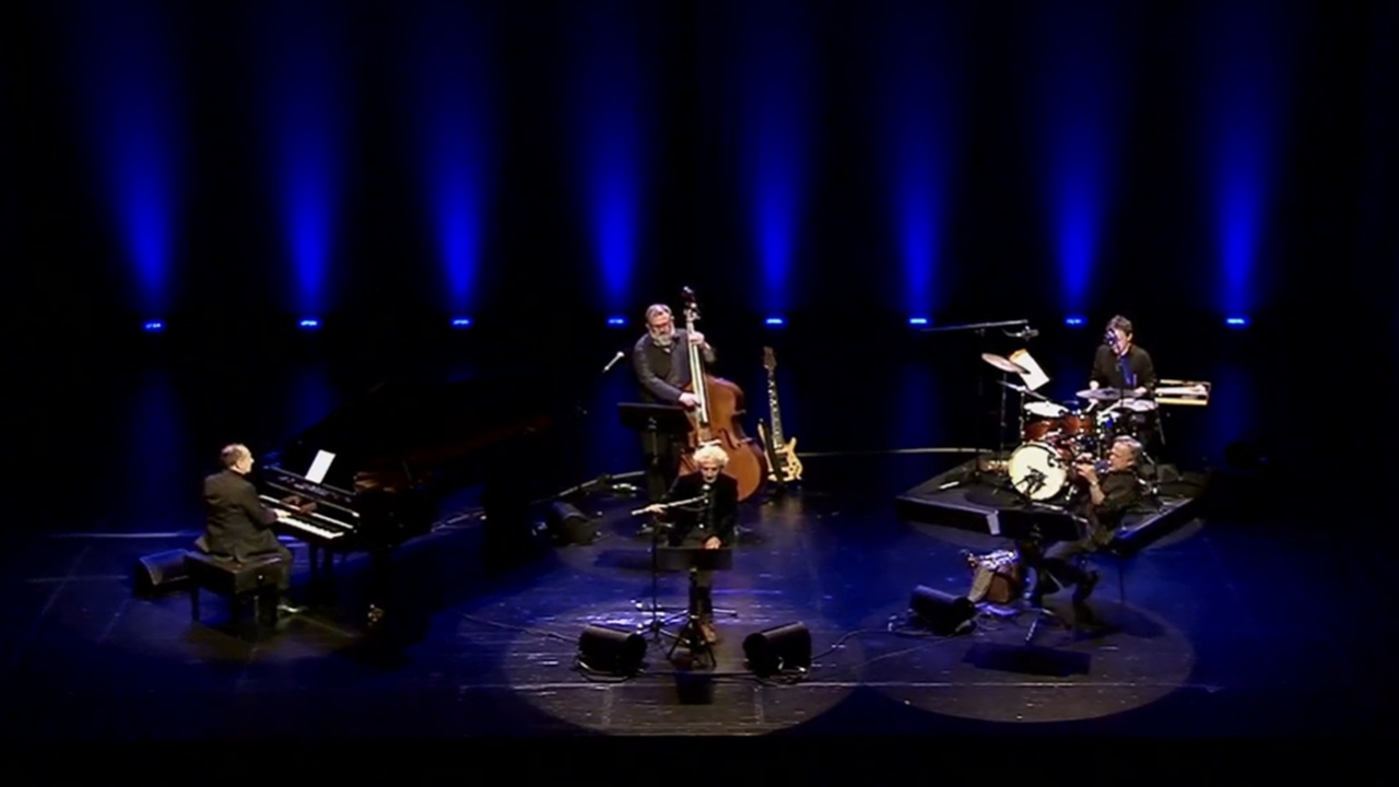 Il cantapoeta presenta il nuovo album dedicato al Premio Nobel: sul palco anche il saccense...