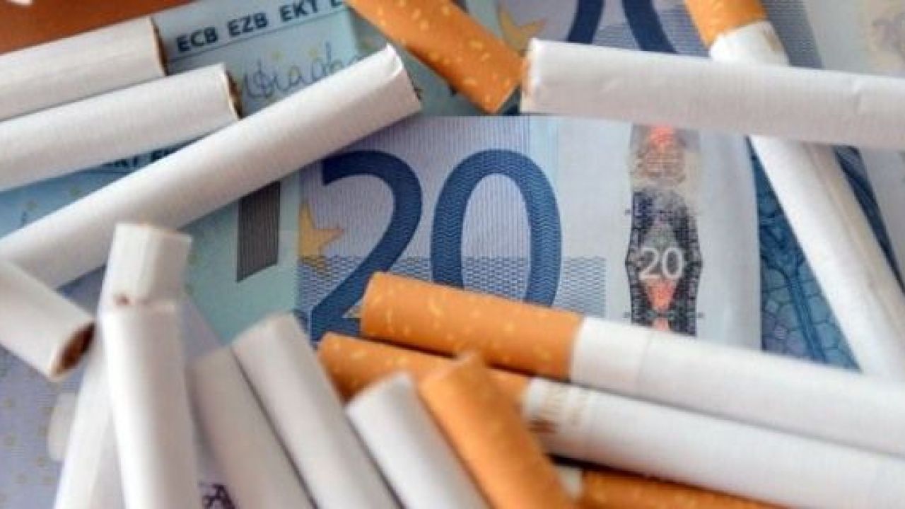 Aumenti più pesanti colpiranno il tabacco trinciato, molto diffuso tra i giovani Dal 1° gennaio...