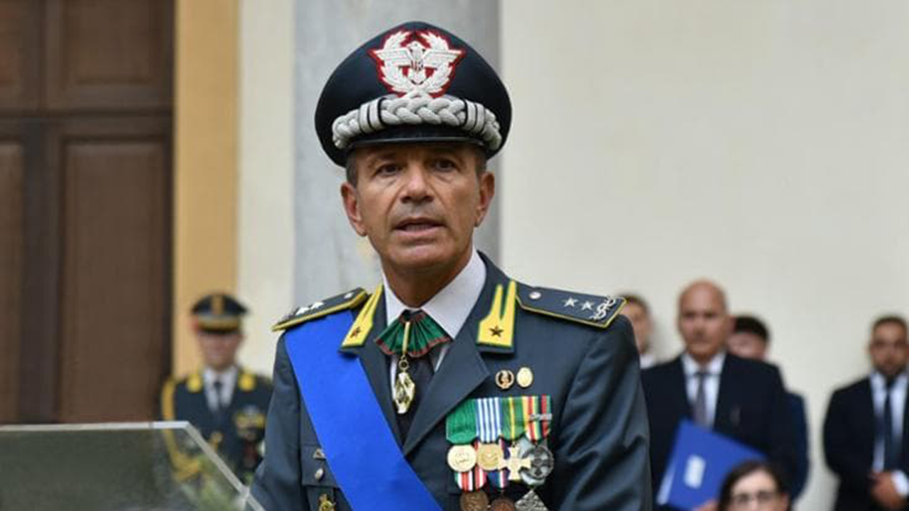 Nel corso dell’incontro con il personale, il Generale Roberto Manna ha espresso il proprio compiacimento...