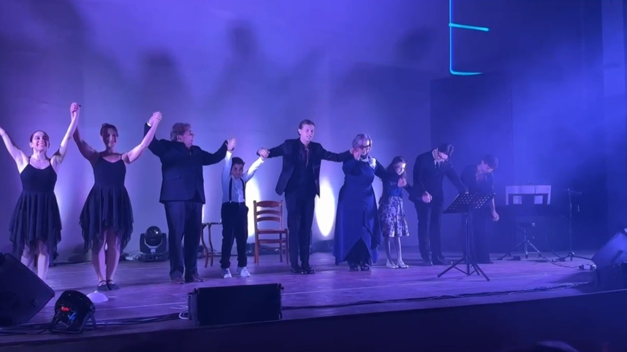 Pubblico numeroso e grande partecipazione per lo spettacolo scritto e diretto da Salvatore Monte Ieri...